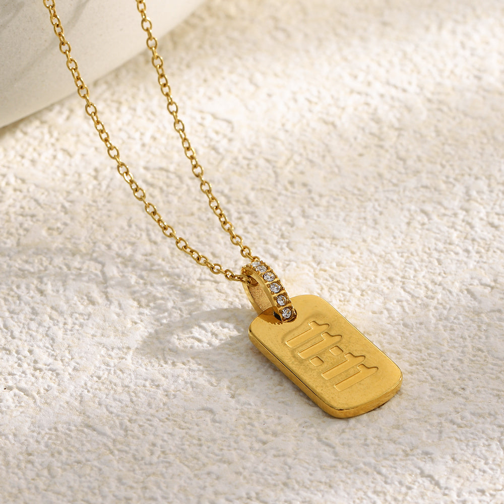 Dije Exclusivo "Portal Dorado" — Colección Energía y Propósito "Cada vez que lo mires, recuerda: estás exactamente donde tienes que estar."